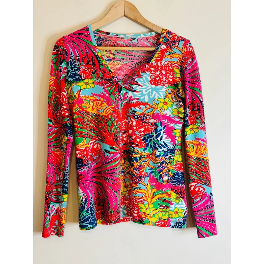 Lilly Pulitzer XS V Neck Long Sleeve Top Fishing For Compliments - Picture 7 of 7